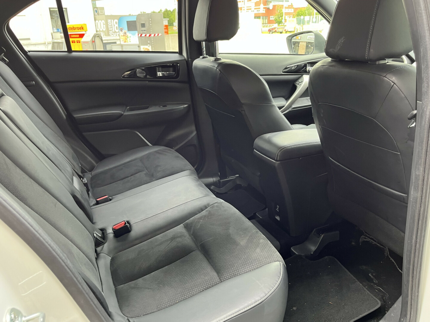 Mitsubishi-Eclipse Cross-13